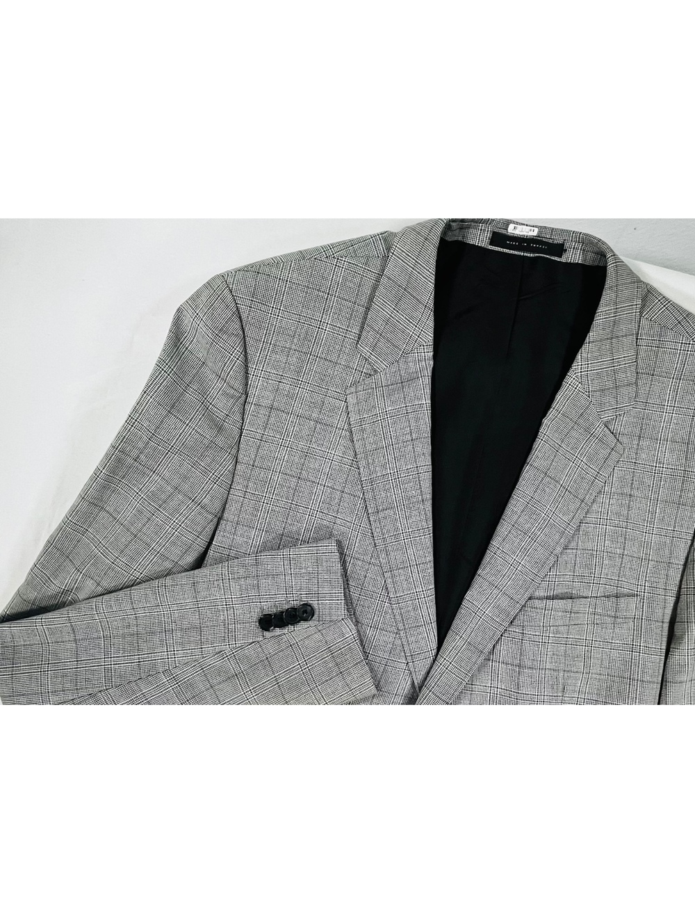 Hugo Boss Men’s 46L Blazer 100% Virgin Wool Gray Plaid Sport Coat 46 L